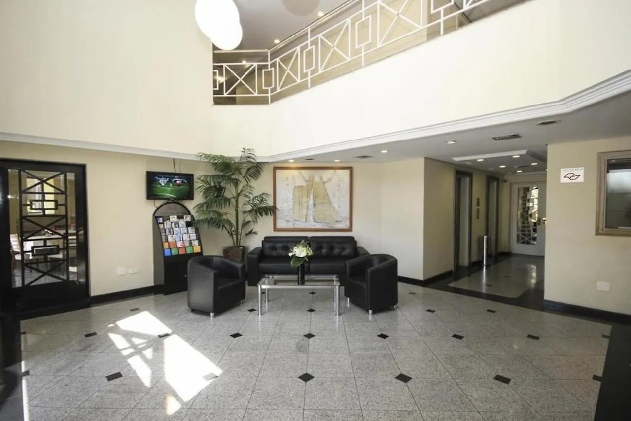 Flat com Sacada - Região Ibirapuera próximo vários Hospitais e UNIFESP São Paulo Brasil